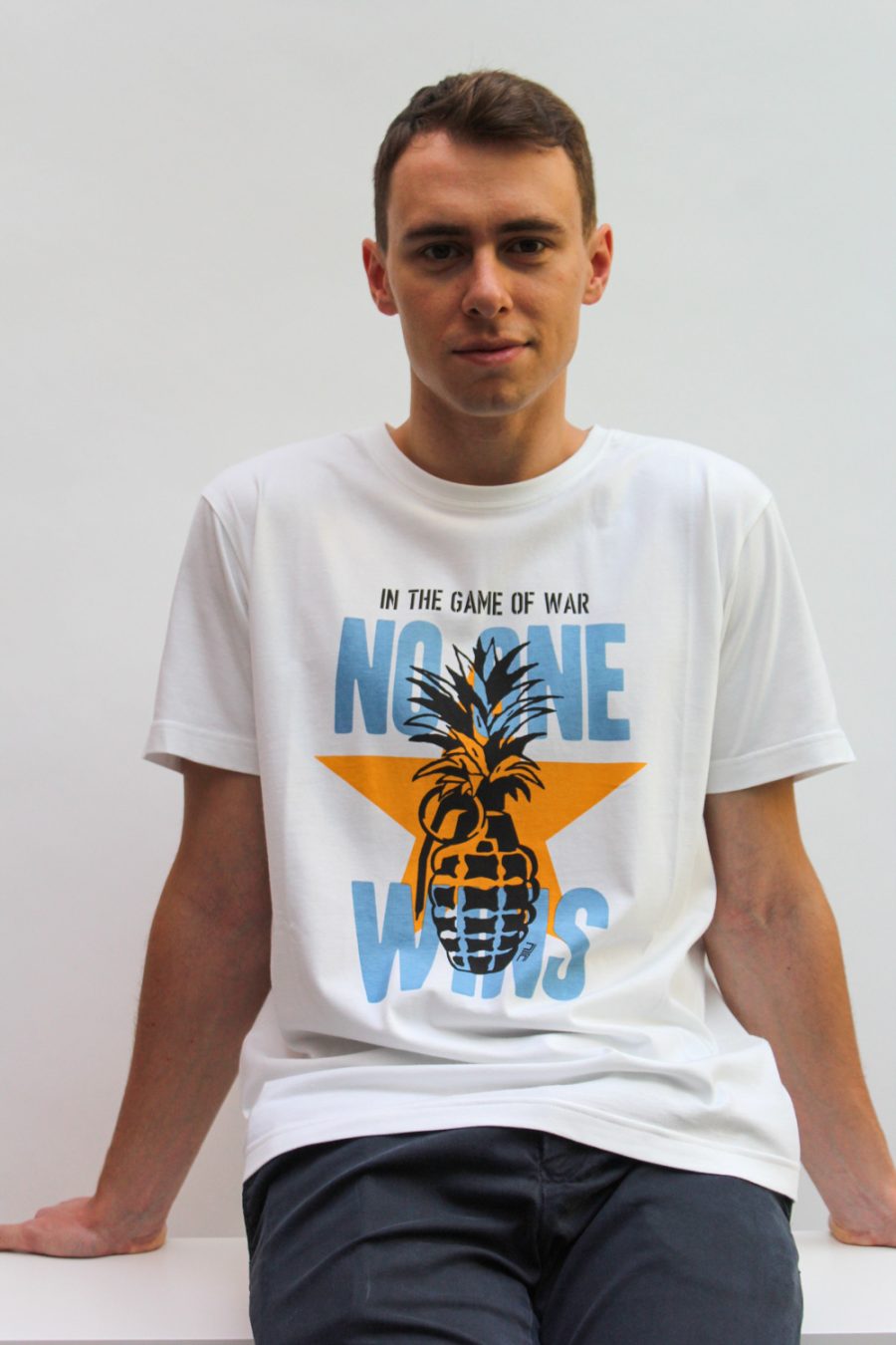 T-shirt No One Wins - Image 3