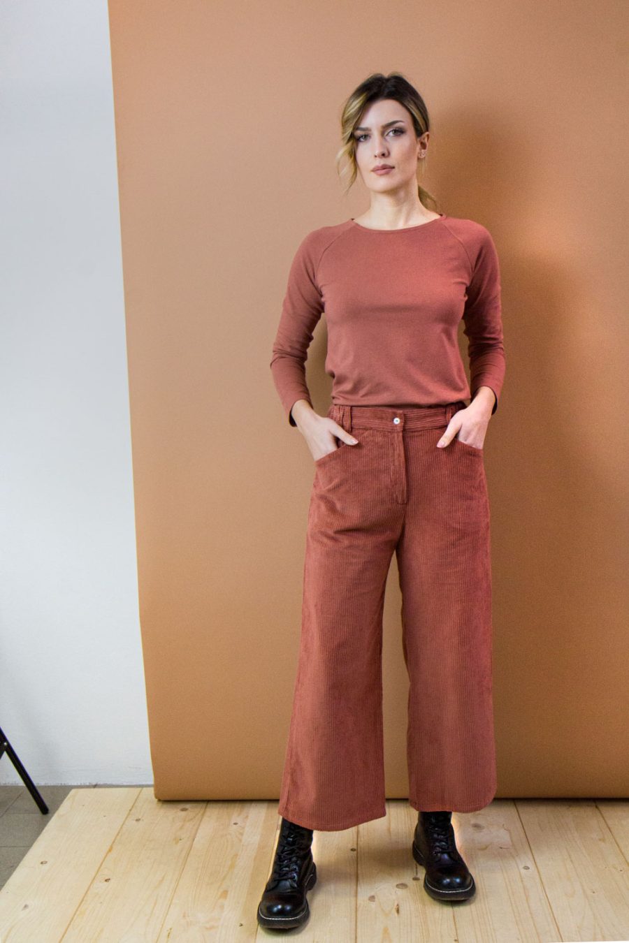 Pantalone Vite in velluto di cotone a coste larghe - immagine 2