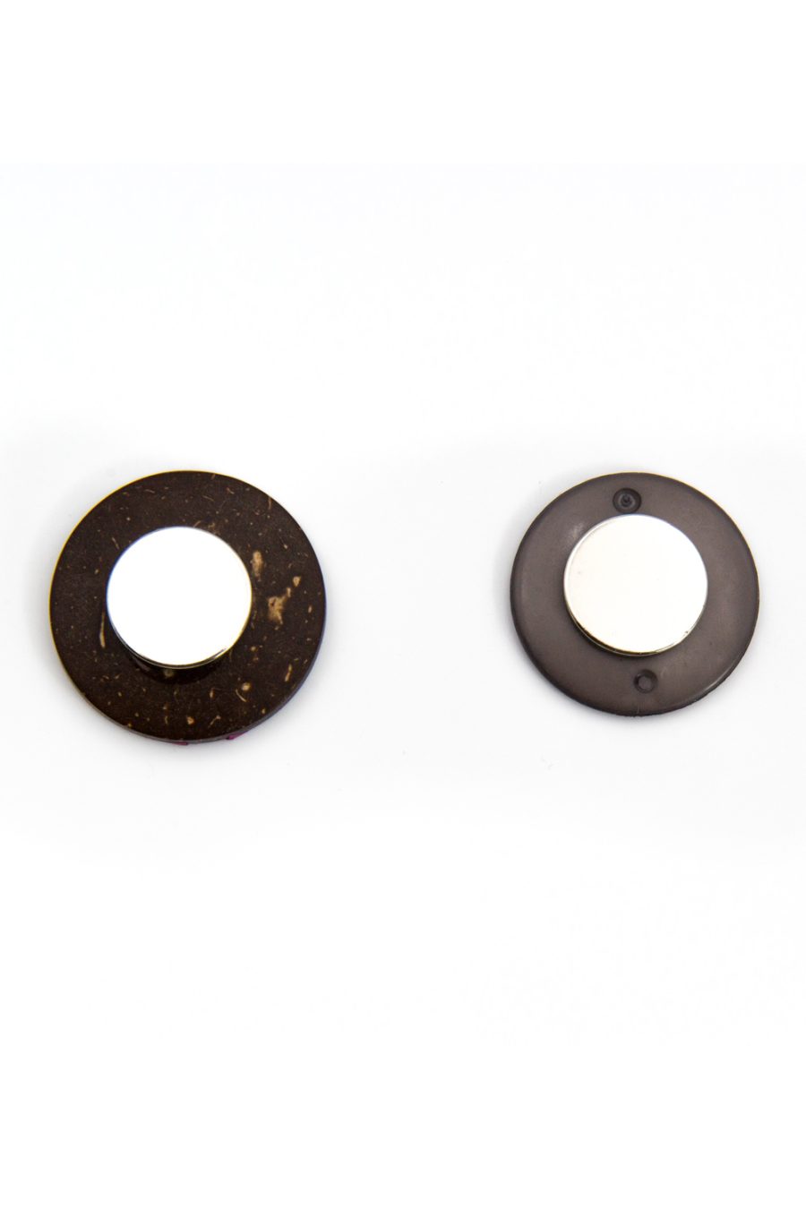 Bottone magnetico in cocco smaltato viola - immagine 3