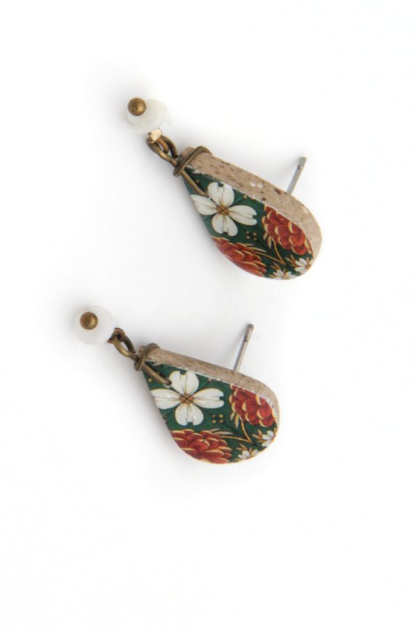 Orecchini a perno goccia in ceramica decorata Yalda