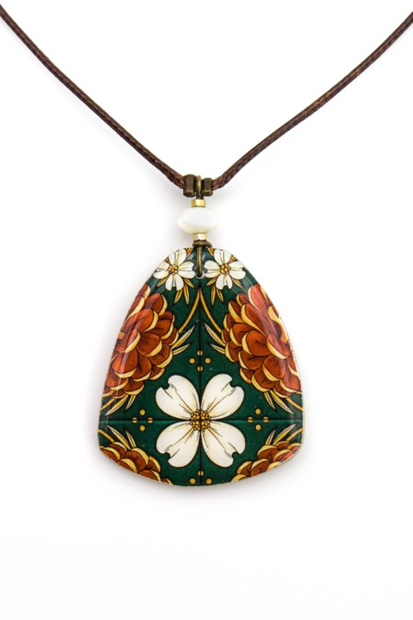 Collana con ciondolo foglia in ceraminca decorata Yalda
