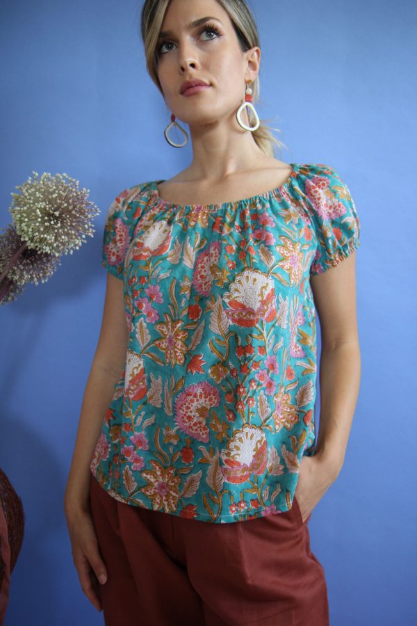 Blusa Shaila in cotone con stampa block print, disegno "Prato Fiorito"