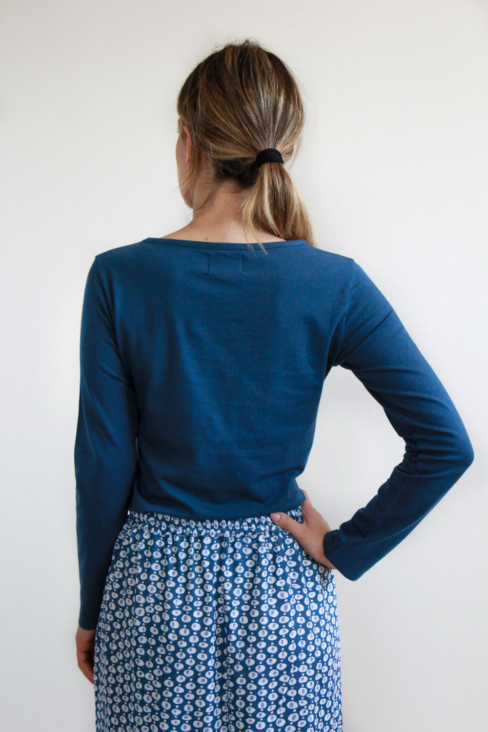 T-shirt Bateau in jersey di cotone biologico stretch - immagine 3