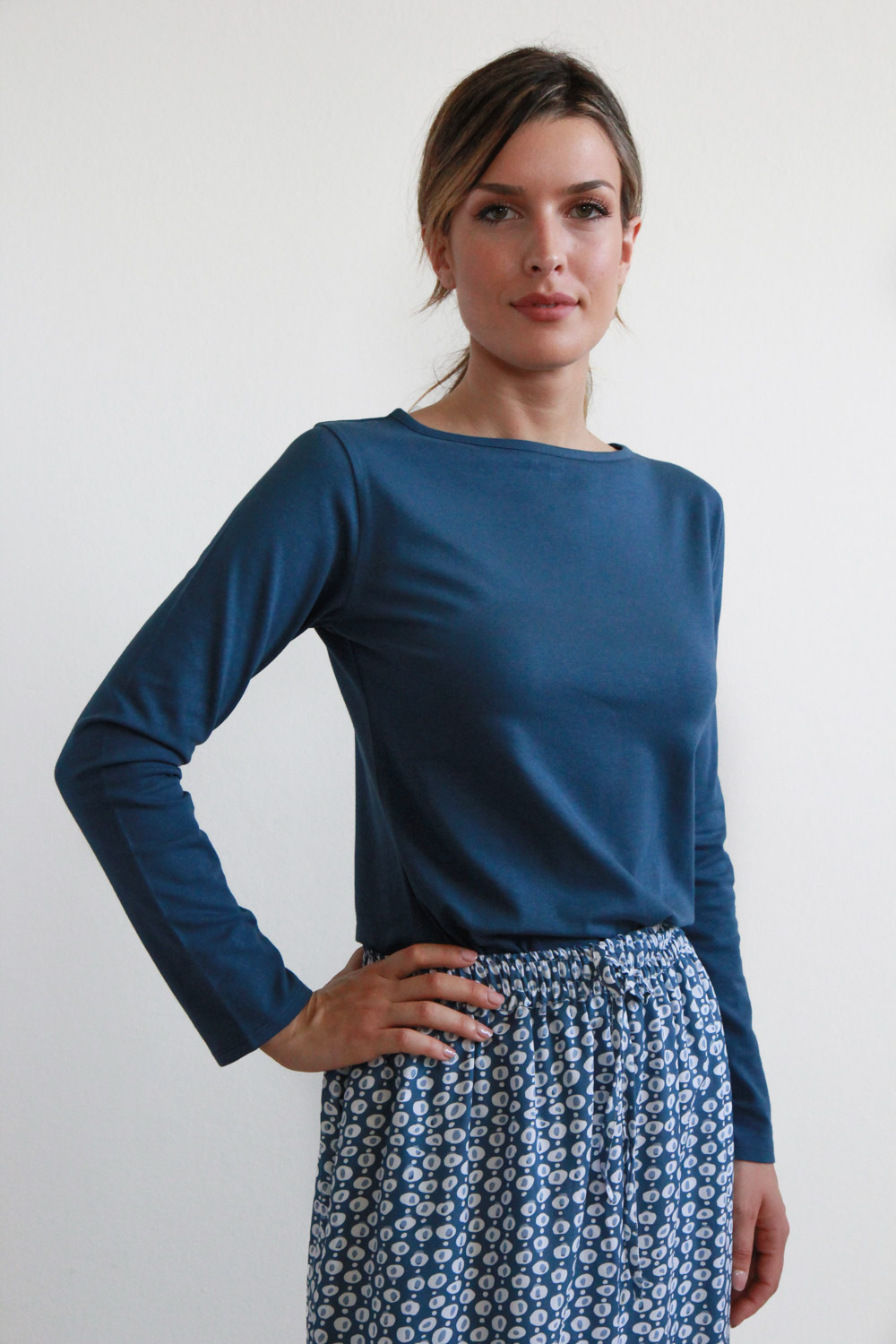 T-shirt Bateau in jersey di cotone biologico stretch