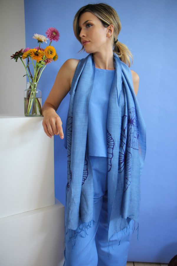 Sciarpa in cotone e seta stampa fiore di loto, blu