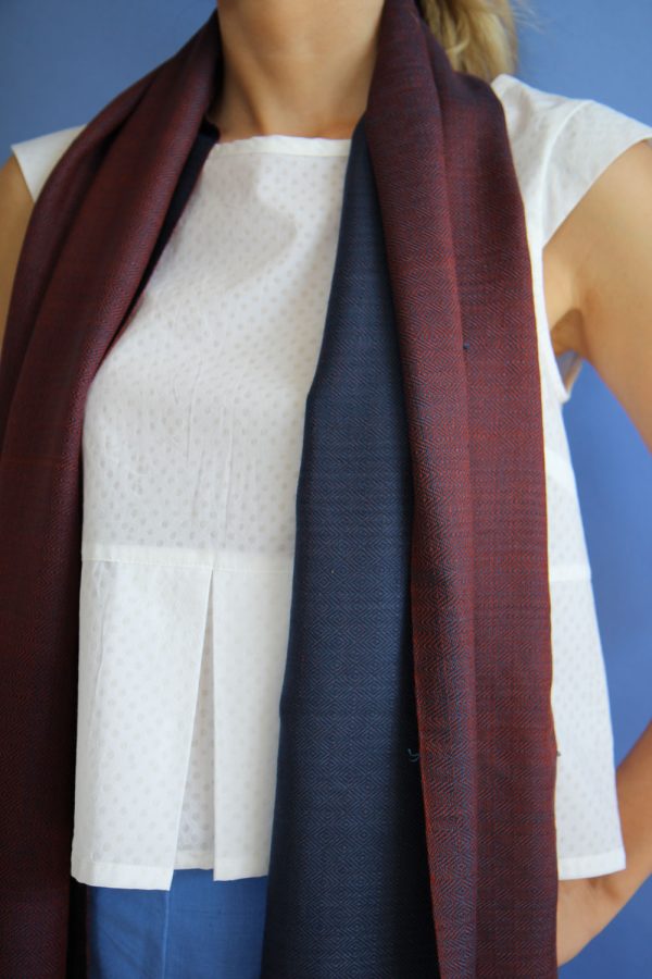 Sciarpa in viscosa jacquard, bronzo antico e blu